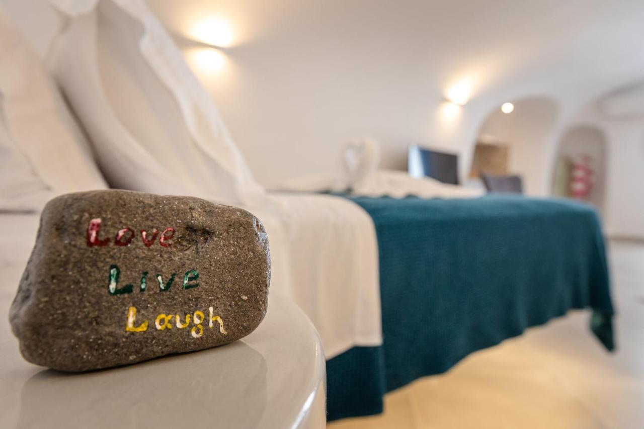 Sunborn Oia Suites Esterno foto