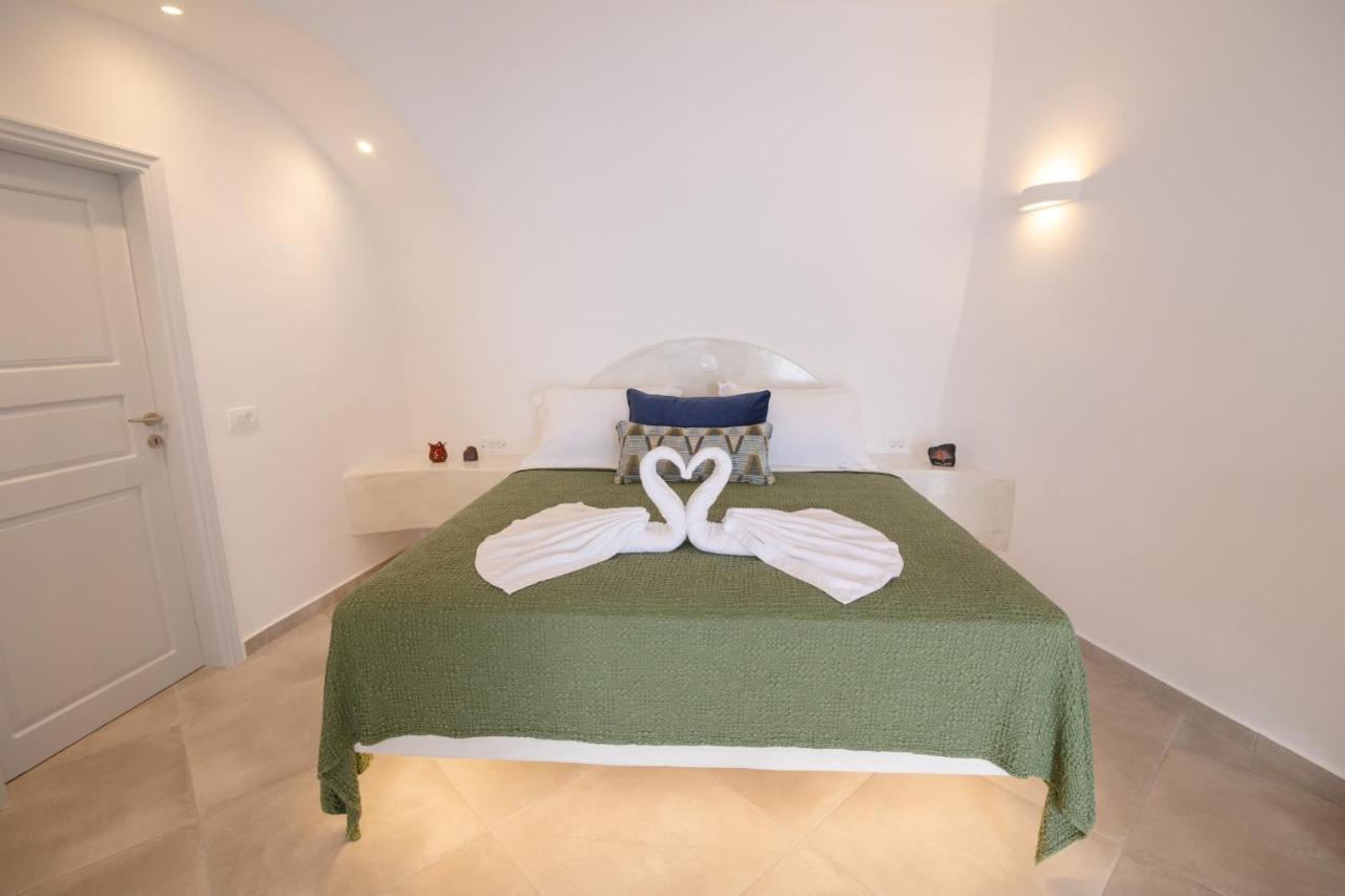 Sunborn Oia Suites Esterno foto
